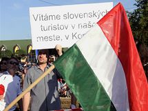 Slavnostn odhalen souso vrozvst provzely protesty (4. ervence 2010)