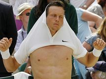 Tom Berdych se pevlk ve finle Wimbledonu
