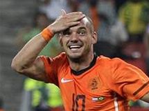DAŘÍ SE. Nizozemský záložník Wesley Sneijder slaví vítězný gól v síti Brazílie