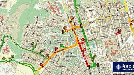 Stavba Velkého m�stského okruhu pokra�uje, �idi�e �ekají dal�í dopravní omezení (�ervená - uzavírka, �lutá - omezení, zelená - objízdná trasa)