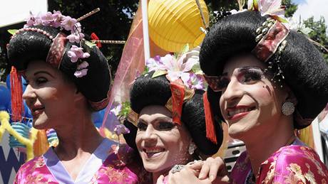 V rakouské metropoli se konal tradiní duhový pochod homosexuál (3. ervence 2010)