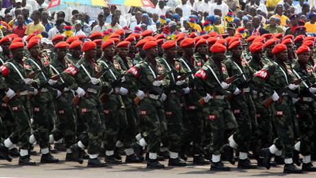 Kongo - 50. výroí nezávislosti. Vojenská policie. Kinshasa, 30. ervna 2010