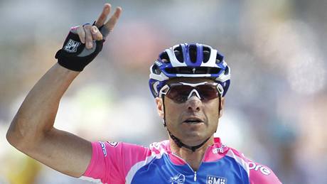 PODRUHÉ! Ital Alessandro Petacchi ovládl 4. etapu Tour de France.