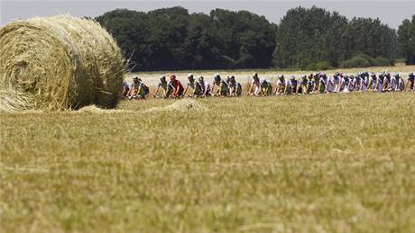 SKLIZENO. A peloton Tour uhánl do cíle.