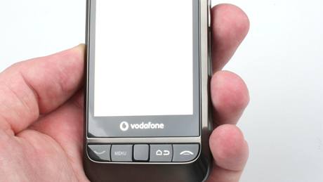 Krátce jsme vyzkoueli nejlevnjí mobil s Androidem na svt. Vodafonu 845 tém nic nechybí