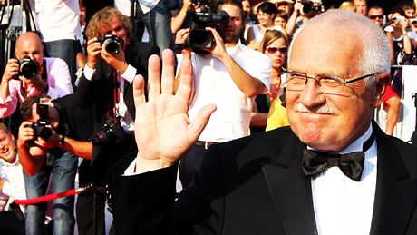 MFFKV 2010 - prezident Václav Klaus ped Thermalem (2. ervence 2010)