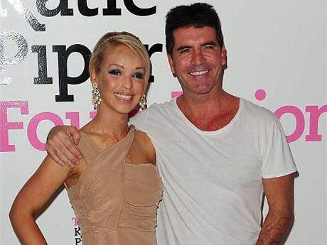 Katie Piperov a Simon Cowell