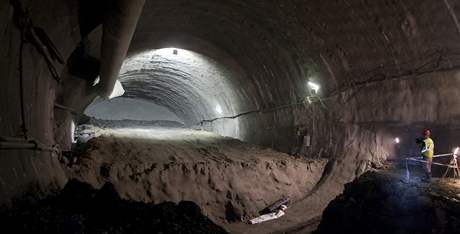 Exkurze se stavebn spolenost Metrostav v tunelu Blanka. Msto propadu