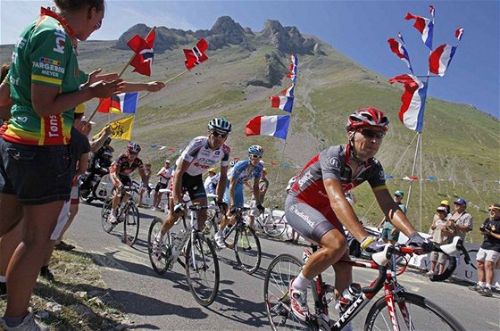 POKAZIL SVÁTEK. Sergio Paulinho vyfoukl v den státního svátku domácím cyklistm triumf na Tour.