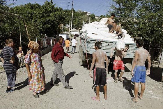 Humanitární pomoc v Kyrgyzstánu.