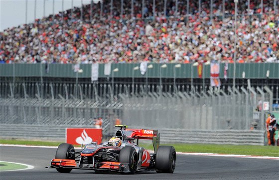 V sobotním tréninku se Hamilton musel srovnat s pestavným monopostem McLaren.