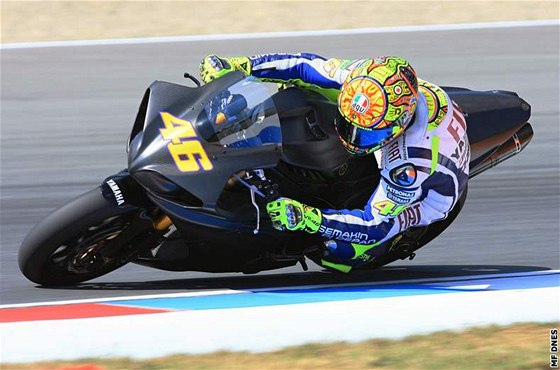 Valentino Rossi pi testování na okruhu v Brn