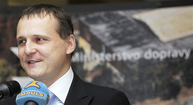 Ministr Vít Bárta (VV) je ochotný se sk�íp�ním zub� v resortu dopravy �et�it