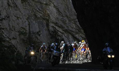 TOUR V HORCH. Slavn cyklistick zvod dorazil do Pyrenej.