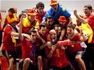 TAKHLE SLAVÍ MISTI SVTA. panltí fotbalisté se baví na oslav v Madridu