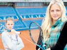 Kristýna Plíková (vpravo) vyhrála juniorský Wimbledon, a tak vystoupila ze...
