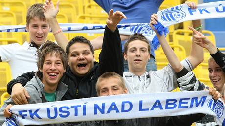 Fanou�ci Ústí nad Labem se z bod� radovat nemohli, p�esto si zápas s Mladou Boleslaví u�ívali. 