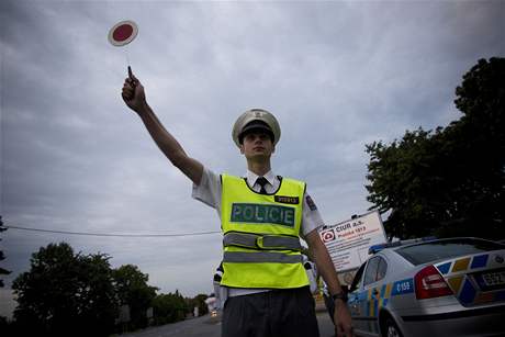 Mu ujel od nehody a následn pejel policisty, kteí se jej snaili zastavit. Ilustraní snímek