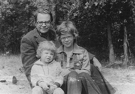 Hans Joachim Schdlich s dcerami Annou (ta men) a Susanne; asi rok 1976