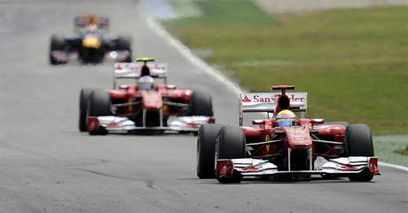 V tuto chvíli jet vedl Ve Velké cen Nmecka Felipe Massa, nakonec ale ped sebe pustil Fernanda Alonsa.