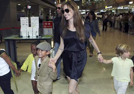 Angelina Jolie pivezla do Japonska na premiru i sv dti