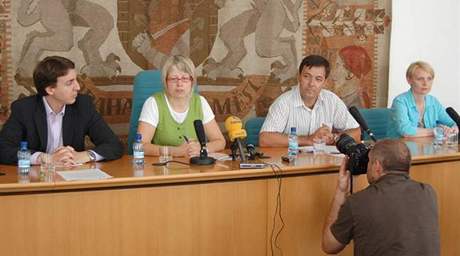 Ondej Mirovsk (SZ), Petra Kolnsk (SZ), Ji Witzany (SNK ED) a Olga Sedlkov (SNK ED)