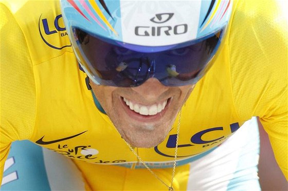 Alberto Contador na trati závrené asovky letoní Tour de France