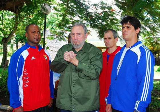 Bývalý kubánský vdce Fidel Castro poprvé od roku 2006 oficiáln opustil Havanu