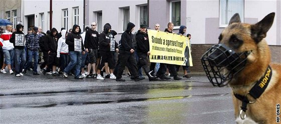Extremisté demonstrují za proputní vraha Pechance (24. ervence 2010)