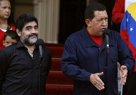 Diego Maradona a Hugo Chávez. 