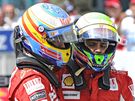Jezdci stáje Ferrari Fernando Alonso (vlevo) a Felipe Massa obsadili v kvalifikaci na Velkou cenu Nmecka druhé a tetí místo.