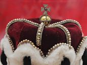 Zástupci rodiny Salm si ve Valticích prohlédli korunu, která byla vystavená poprvé od restaurování.