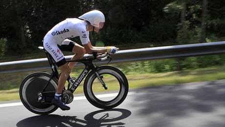 Alberto Contador zvládl asovku a bude se radovat z vítzství na Tour de France