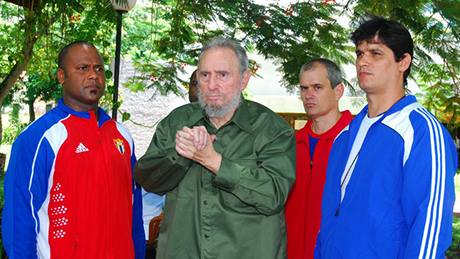 Bývalý kubánský vdce Fidel Castro poprvé od roku 2006 oficiáln opustil Havanu