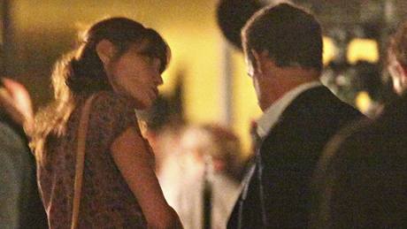 Carla Bruniová - Sarkozyová na natáení filmu Woodyho Allena Midnight in Paris