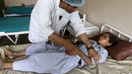 Útok afghánské armády na členy hnutí Tálibánu si vyžádal desítky civilních obětí. 