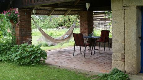 Hamaka na�la své místo na jednom ze starých trám� 