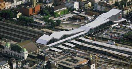Architekti se pi pedstav novho vzhledu a fungovn vlakovho a autobusovho ndra inspirovali v Basileji, kde ndra spojuje tvr rozdlenou trat.