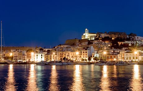 Ibiza a stejnojmenn hlavn msto, Dalt Vila - non pohled na Star msto