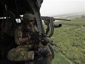 Amerit vojci peltvaj v helikopte nedaleko Kandahru