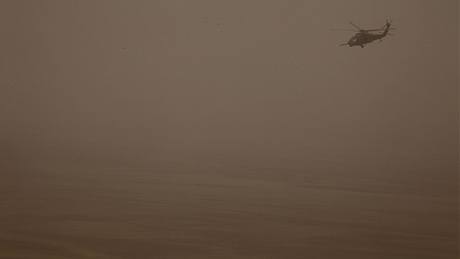 Americká helikoptéra v písené boui v Afghánistánu