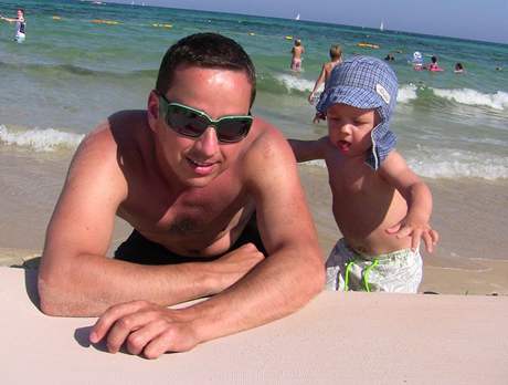 Petr Bende se synem Matyasem na dovolen v Tunisku