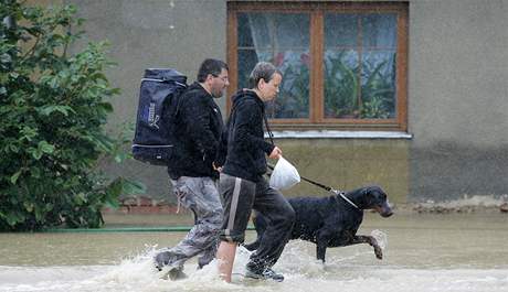 Velká voda a evakuace lidí v Chrastav