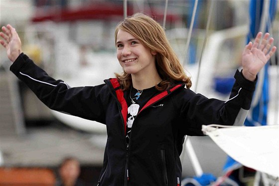 trnáctiletá Laura Dekkerová vyplula z NIzozemska do Portugalska (4. srpna 2010)