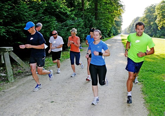 Bci na startu rozazovacího závodu na 10 a 15 kilometr