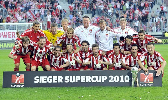 Fotbalisté Bayernu Mnichov se radují ze zisku nmeckého Superpoháru