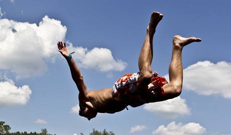 Jedenct ronk otevenho mistrovstv republiky ve skocch do vody High Jump