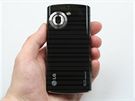 Recenze LG GM360 telo