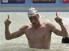 Nmecký plavec Thomas Lurz se raduje z vítzství v závodu na 10 kilometr na mistrovství Evropy v Maarsku.
