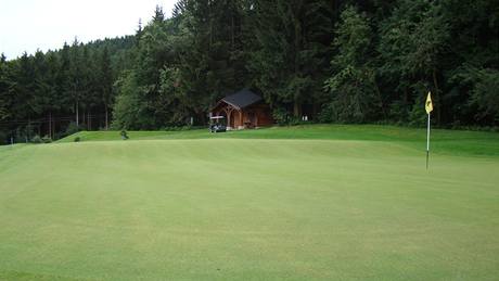 Golfové h�i�t� Old Course v �eladné, jamka �. 4.